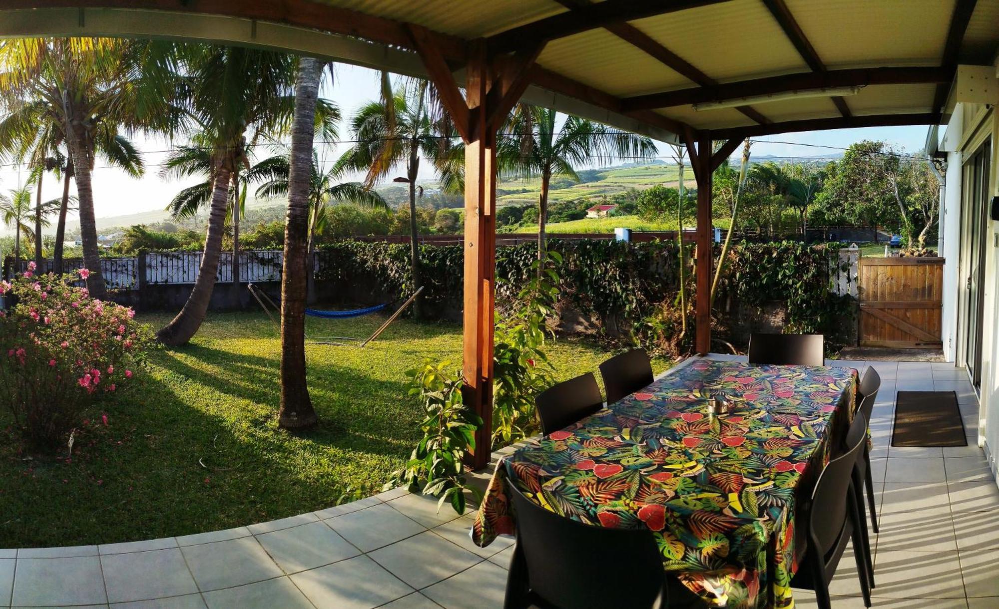 Maison Les Cocotiers De Plaiz'Anse Petite-Ile Exterior photo